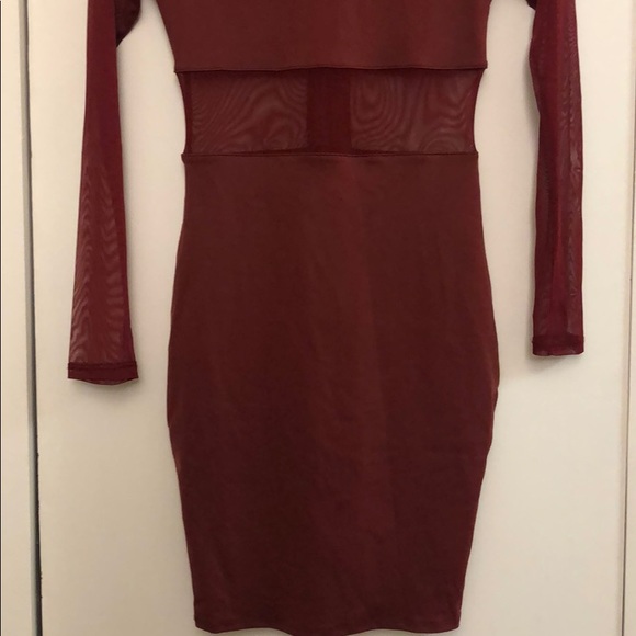 Bodycon red dress with mesh - Picture 3 of 4